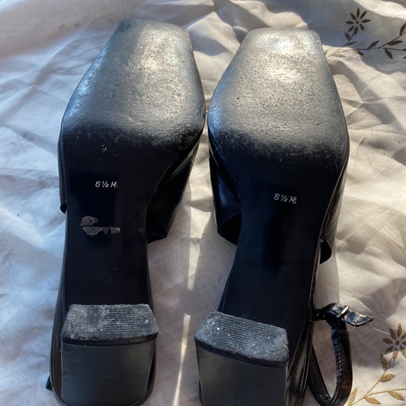 Enzo Angiolini square pumps with squared heel in size 6 1/2. Black leather. - Picture 6 of 11